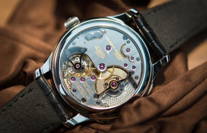 Laurent Ferrier LCF007 G Galet Traveller Traveller Dual Time WG - фото 4