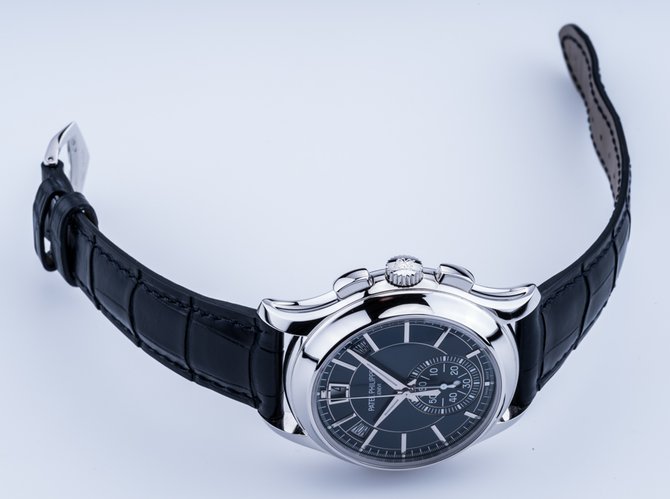 Patek Philippe 5905P-001 Complications Annual Calendar Chronograph - фото 13