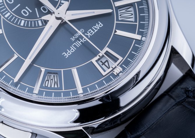 Patek Philippe 5905P-001 Complications Annual Calendar Chronograph - фото 16
