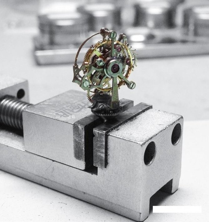 Jacob & Co 750.800.40.BD.BD.1BD Tourbillon Astronomia Tourbillon Baguette - фото 4
