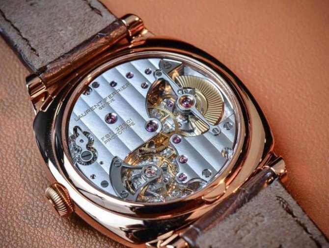 Laurent Ferrier LCF013-R Galet Classic Square - фото 2