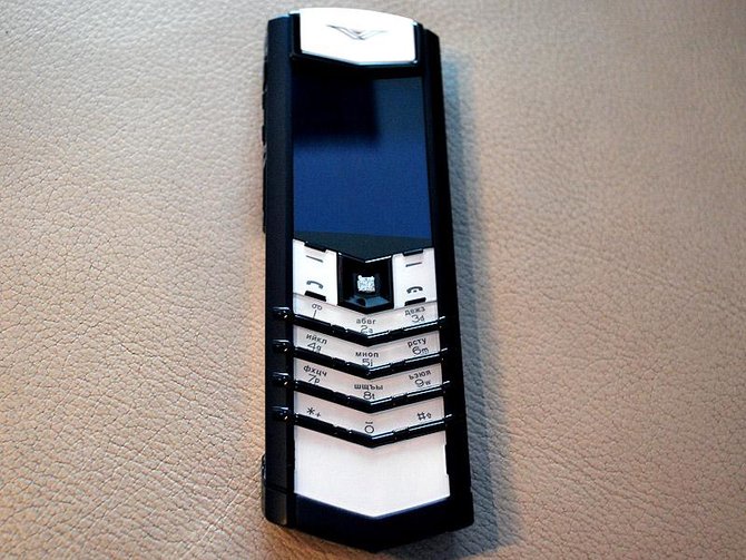 Vertu 0022T14 Signature Black and White - фото 3