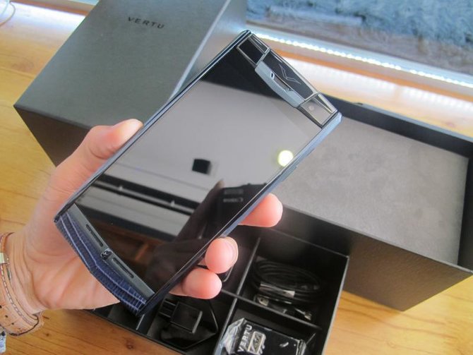 Vertu Pure Navy Lizard Signature Touch Titanium - фото 4
