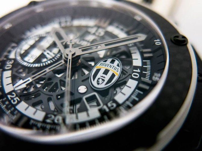 Hublot 716.QX.1121.VR.JUV13 King Power Juventus 48mm - фото 3