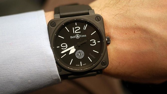 Bell & Ross BR 01 10Th Anniversary Aviation 46 mm - фото 2
