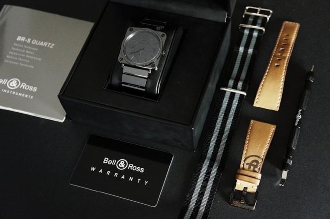 Bell & Ross BR S Black Ceramic Phantom Aviation Quartz - фото 2