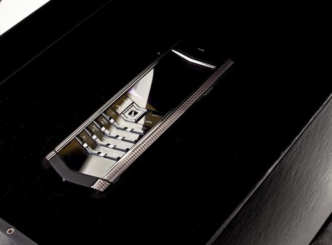 Vertu 0020V20 Signature S Design Clous De Paris Steel - фото 3