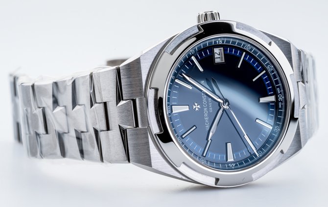 Vacheron Constantin 4500V/110A-B128 Overseas Automatic Date 41 mm - фото 18