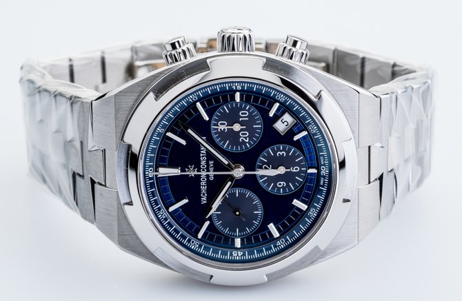 Vacheron Constantin 5500V/110A-B148 Overseas Chronograph - фото 10