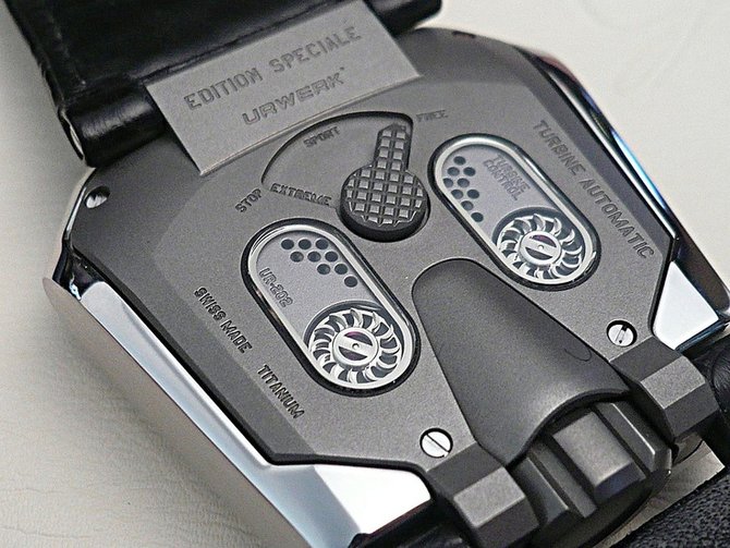 Urwerk UR-202 "White Shark" UR-200 Titanium Steel - фото 3