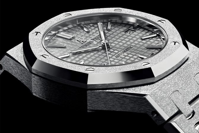 Audemars Piguet 15454BC.GG.1259BC.01 Royal Oak Frosted Gold 37mm - фото 2