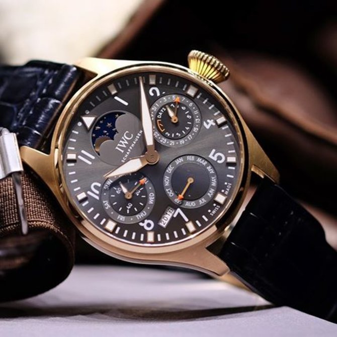 IWC IW503802 Pilot's Big Pilot’s Perpetual Calendar Edition “A Tribute to the 1st IWC Pilot’s Watch” - фото 4