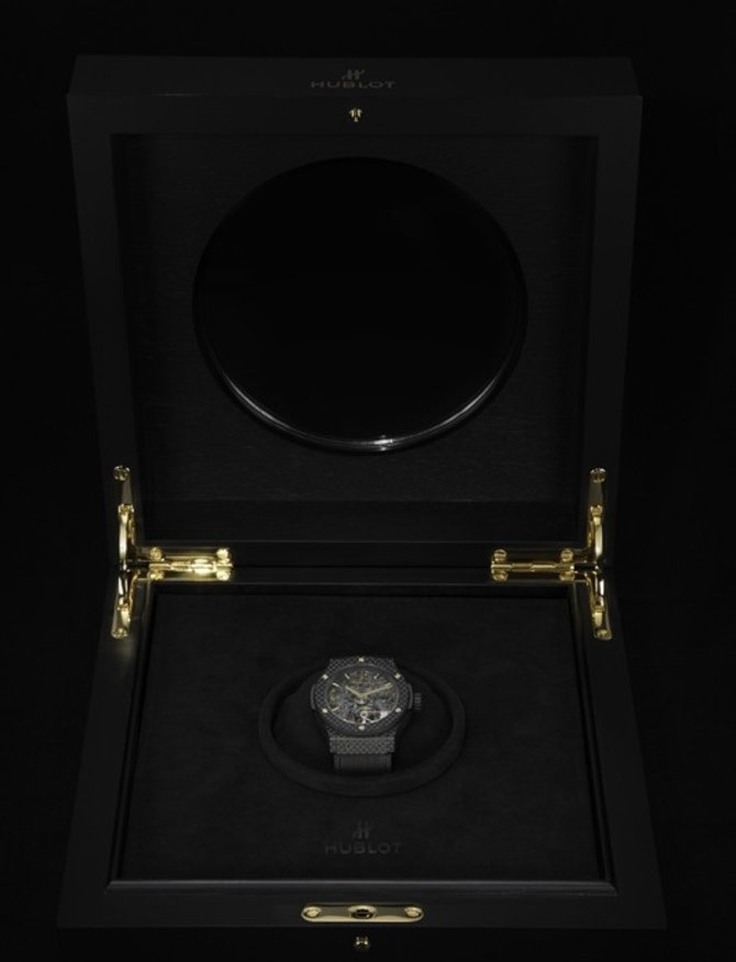 Hublot 504.QX.0180.VR.LAL16 Classic Fusion Tourbillon Cathedral Minute Repeater Carbon Lang Lang - фото 8