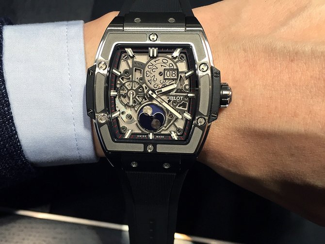 Hublot 647.NX.1137.RX Spirit of Big Bang Moonphase Titanium - фото 3