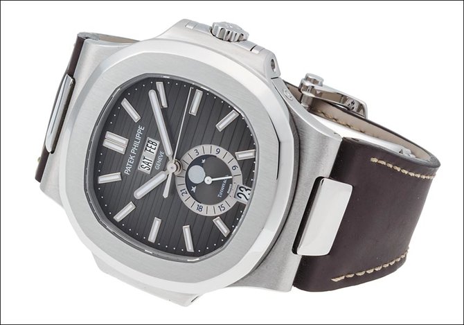 Patek Philippe 5726A-001 Tiffany & Co Nautilus Annual Calendar Tiffany & Co - фото 3