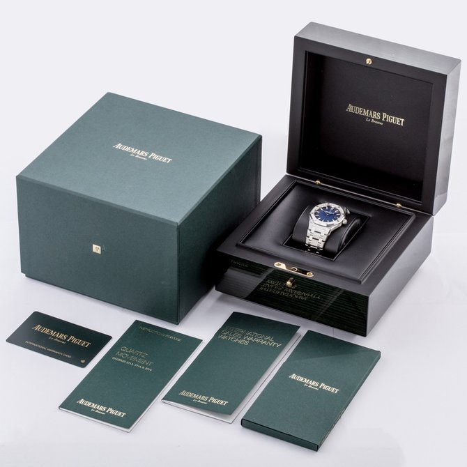Audemars Piguet 67651IP.ZZ.1261IP.01 Royal Oak Quartz Platinum and Titanium - фото 4