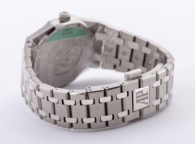 Audemars Piguet 67651IP.ZZ.1261IP.01 Royal Oak Quartz Platinum and Titanium - фото 8