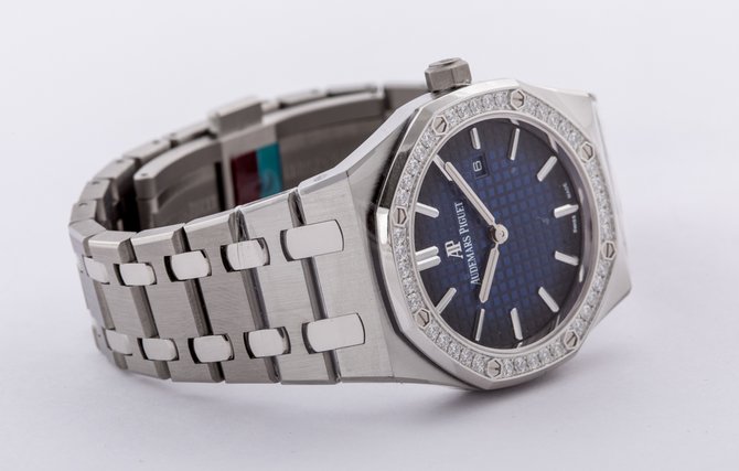 Audemars Piguet 67651IP.ZZ.1261IP.01 Royal Oak Quartz Platinum and Titanium - фото 10