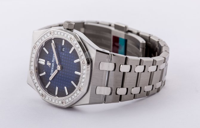Audemars Piguet 67651IP.ZZ.1261IP.01 Royal Oak Quartz Platinum and Titanium - фото 18