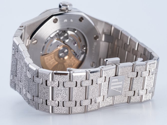 Audemars Piguet 15410BC.GG.1224BC.01 Royal Oak Offshore Frosted Gold 41 mm - фото 8