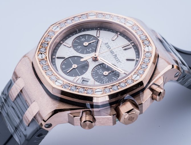 Audemars Piguet 26231OR.ZZ.D003CA.01 Royal Oak Offshore Chronograph - фото 4