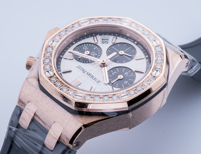 Audemars Piguet 26231OR.ZZ.D003CA.01 Royal Oak Offshore Chronograph - фото 7