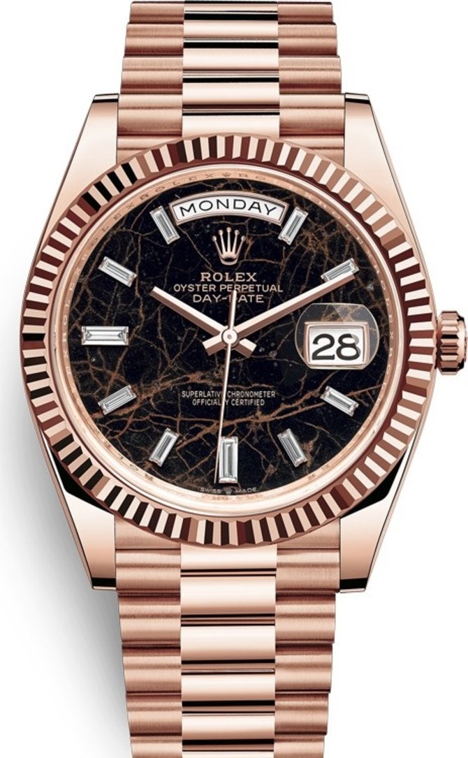 Rolex 228235-0045 Day-Date 40 mm Everose Gold
