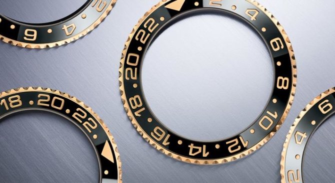 Rolex 116718LN-Black GMT-Master II 40mm Yellow Gold - фото 4
