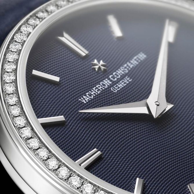 Vacheron Constantin 25558/000G-9758 Traditionnelle Lady Traditionnelle Small Model Diamond Set - фото 3