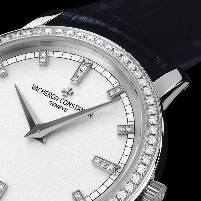 Vacheron Constantin 25558/000G-9405 Traditionnelle Lady Traditionnelle Small Model Diamond Set - фото 4