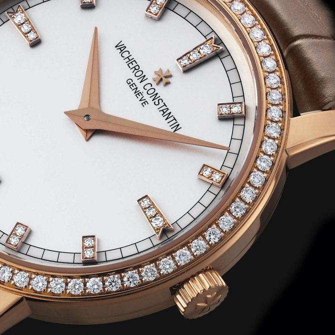 Vacheron Constantin 25558/000R-9406 Traditionnelle Lady Traditionnelle Small Model Diamond Set - фото 4