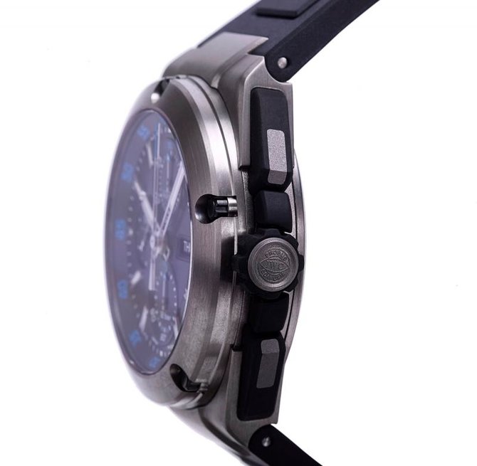 IWC IW386503 Ingenieur Double Chronograph Titanium - фото 3