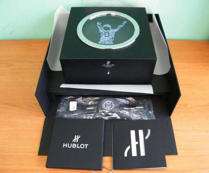 Hublot 716.CI.1129.RX.DMA11 King Power Maradona - фото 7