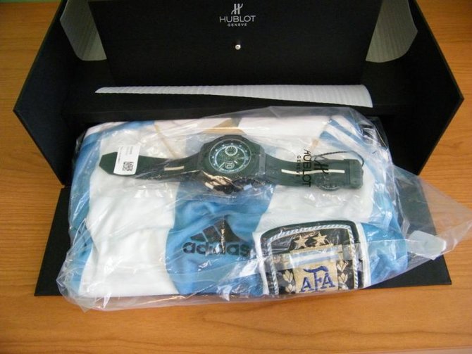 Hublot 716.CI.1129.RX.DMA11 King Power Maradona - фото 8