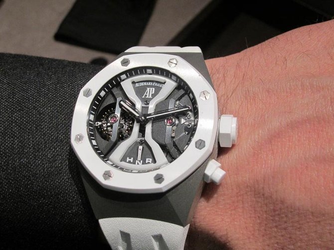 Audemars Piguet 26580IO.OO.D010CA.01 Royal Oak Concept GMT Tourbillon - фото 5